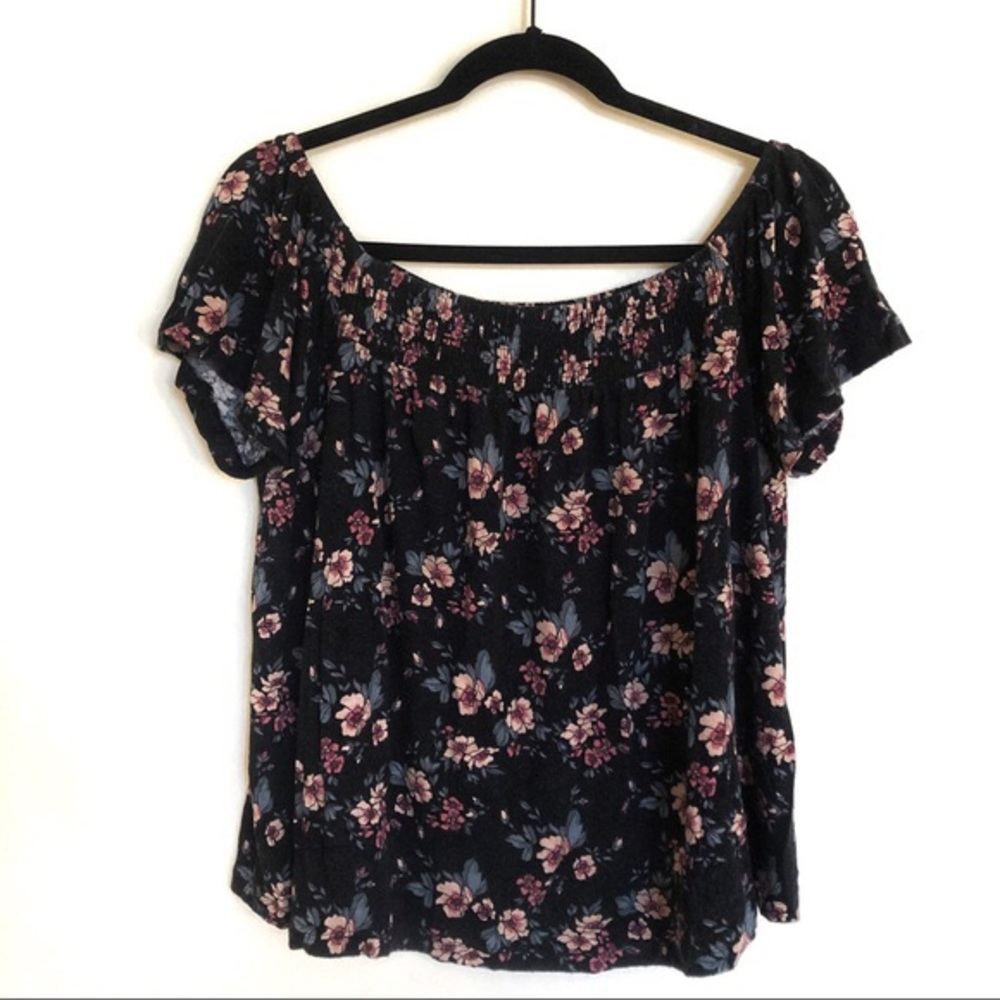 American Eagle Outfitters Floral Flowy Blouse